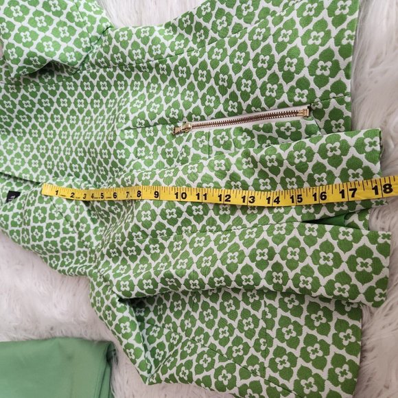 Green and White Skirt Set - Picture 5 of 16